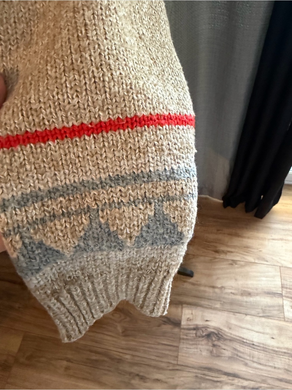 POL Beige & Gray Patterned Long Cardigan with Red Accents - Picture 7 of 8